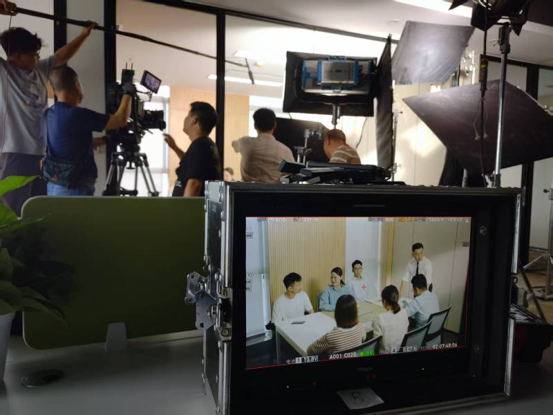 蒲江县TVC拍摄公司：科技产品视觉化大师，诠释未来感与功能美学